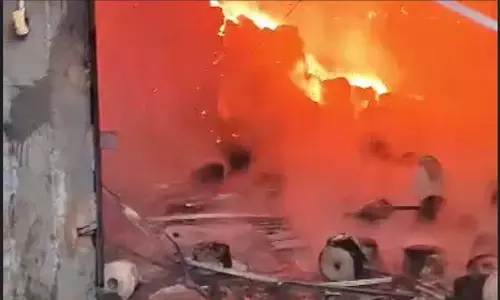 Ghaziabad Fire Incidents: गाजियाबाद में धागा बनाने वाली फैक्ट्री में लगी भीषण आग, कड़ी मशक्कत के बाद पाया गया काबू