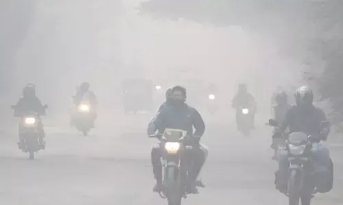 Delhi Air Pollution: दिल्ली में  प्रदूषण का खतरा बरकरार, एयर क्वालिटी ‘गंभीर’ श्रेणी में पहुंची