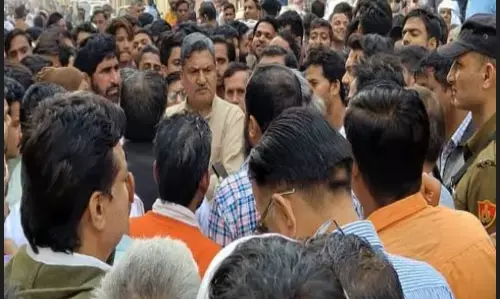 Nuh Violence News:नूंह में कुआं पूजन के लिए जा रही महिलाओं पर पथराव, 8 घायल; 3 नाबालिग हिरासत में