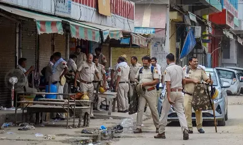 Nuh News: नूंह में फिर हंगामा, कुआं पूजन के लिए जा रही महिलाओं पर पथराव, कई घायल