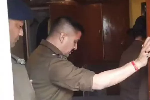 डिप्टी एसपी के बेटे ने की मां की हत्या, फिर खुद भी की आत्महत्या की कोशिश, बोला-जो खिलाती थी खाना, मैंने उसी को मारा...