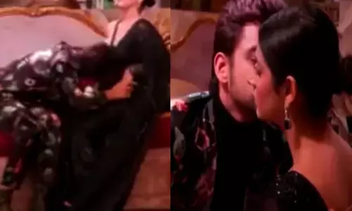 Bigg Boss 17: बिग बॉस की किसिंग VIDEO ने फिर मचाया बवाल, ईशा और समर्थ को रोमांटिक देख जमकर भड़के लोग...