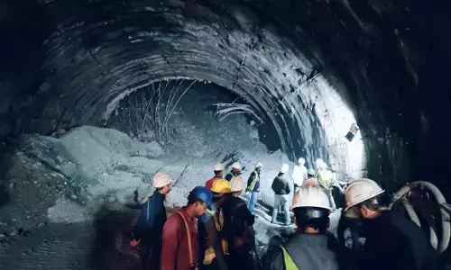 41 Worker Trapped Uttarkashi Tunnel: जानिए क्या बातें कर रहे हैं टनल में फंसे 41 मजदूर