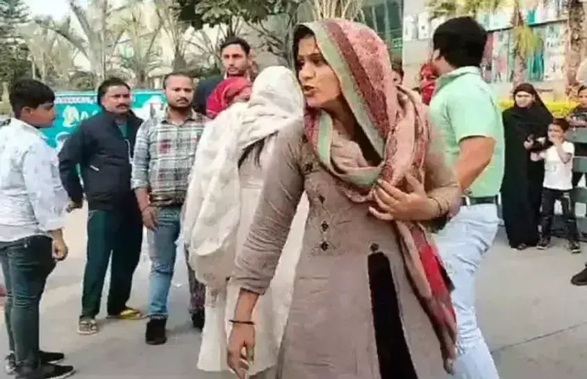 Bulandshahar News: एक नहीं तीन लड़कियां लाकर अय्याशी कर रहा था फ़ौजी, अचानक..