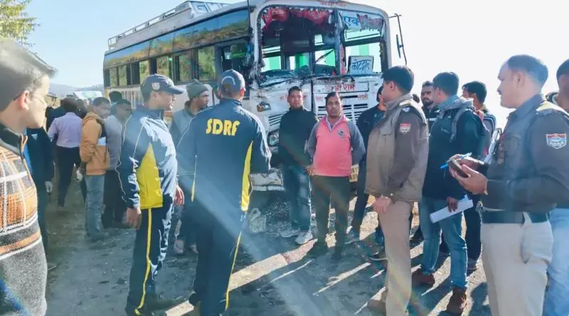 Kotdwar News: पौड़ी में दो बसों की हुई आमने-सामने की भिड़ंत, हादसे में 22 यात्री घायल