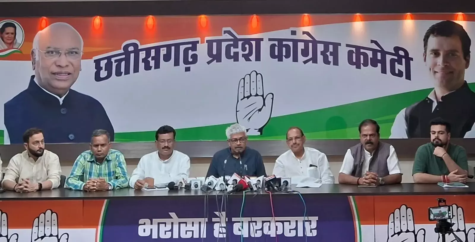 Jheeramkand Naxalite attack: झीरमकांड पर सियासत तेज: कांग्रेस ने घेरा, साव बोले- अब तो सबूत जेब से निकालें