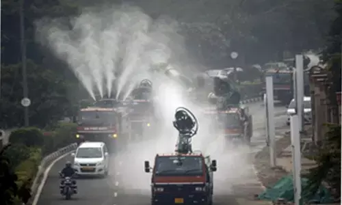 Delhi News: दिल्ली की वायु गुणवत्ता अब भी बहुत खराब श्रेणी में