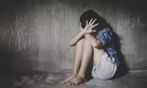 Maharashtra Crime News: ठाणे में 300 रुपये के लिए नाबालिग को नग्न कर पीटने के बाद सड़क पर घुमाने का आरोप, केस दर्ज