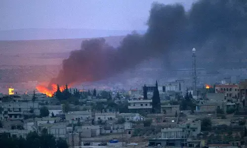 Israel Hamas Conflict : इराक में अमेरिकी हवाई हमले में 8 अर्धसैनिक लड़ाके मारे गए