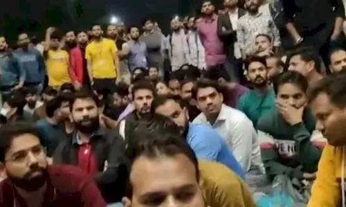 Bhopal AIIMS News Update: भोपाल AIIMS में डॉक्टर और नर्सिंग स्टाफ के बीच विवाद, धरने पर बैठे नर्सिंग स्टाफ