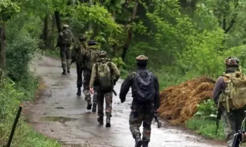 Poonch News: पुंछ में नियंत्रण रेखा पर सर्विस राइफल से गोली चलने से सैनिक की मौत, घटना के बाद जांच जारी