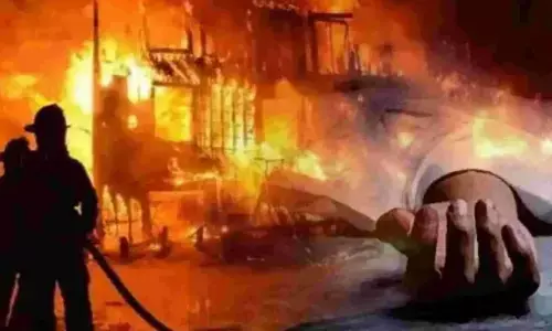 Motihari Fire News: बिहार के मोतिहारी में घर में लगी आग, एक ही परिवार के 7 लोग झुलसे, 3 की मौत