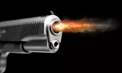 Delhi Crime News: कर्जदाताओं को फंसाने के लिए शख्स ने खुद पर चलवाई गोली, खुलासों से पुलिस रह गई हैरान