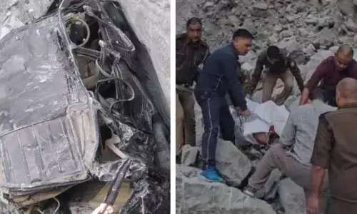 Nainital Accident News: उत्तराखंड के नैनीताल में दर्दनाक सड़क हादसा, गहरी खाई में गिरी कार, 5 की मौत