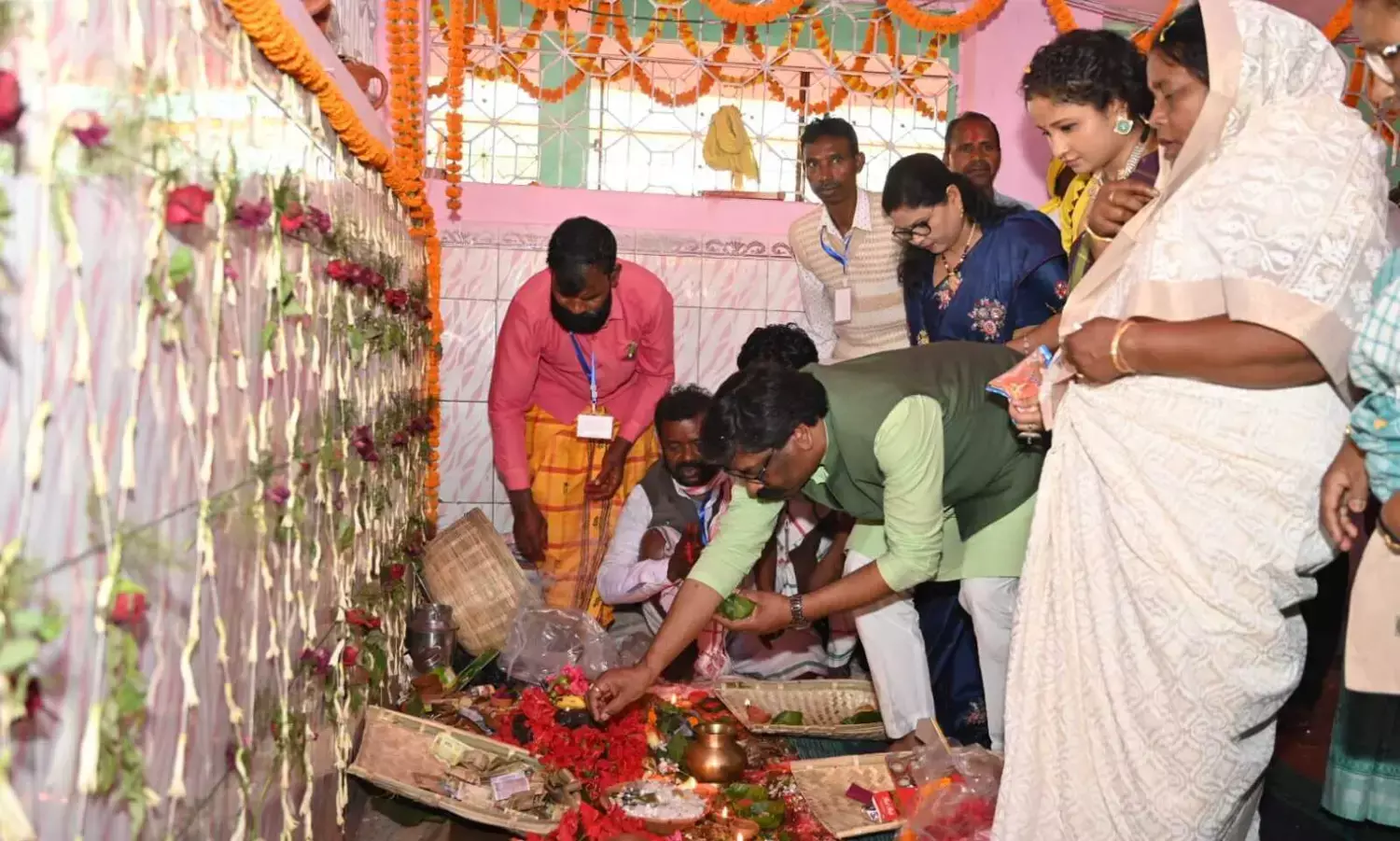 Santhali Tribals News: झारखंड की लुगु बुरू पहाड़ी पर 23वें अंतरराष्ट्रीय धर्म सम्मेलन में जुटे देश-विदेश के लाखों संथाली आदिवासी