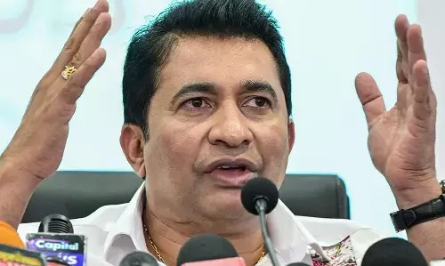 Sri Lanka Cricket: श्रीलंका में बवाल जारी, खेल मंत्री ने कहा- खतरे में है मेरी जान, राष्ट्रपति ने पद से हटाया