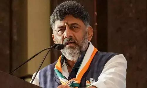 DK Shivkumar News: दिल्ली कोर्ट से कर्नाटक के डिप्टी सीएम DK शिवकुमार को बड़ी राहत, विदेश यात्रा के लिए मिली इजाजत