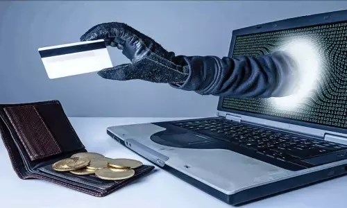 Cyber Fraud: बिजली कटने का डर दिखाकर 15 लाख की ठगी, एप डाउनलोड कराकर खाली कर दिया खाता