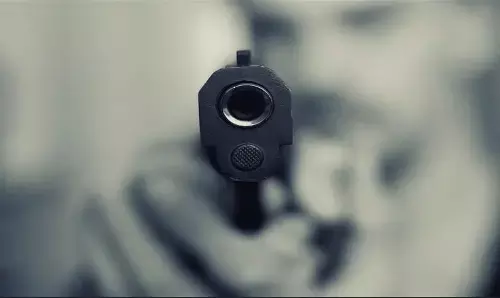 Delhi Crime News: रंगदारी की मांग न मानने पर दिल्ली के स्क्रैप कारोबारी के घर पर चलाई गई गोलियां