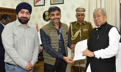 T-20 Cricket in Raipur: राज्‍यपाल को क्रिकेट का न्‍योता: राजभवन पहुंचे क्रिकेट संघ के अध्‍यक्ष व सचिव