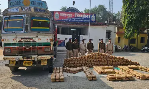 Mahasamund News: चावल के नीचे छुपाकर ले जा रहे थे ढाई करोड़ का गांजा, ऐसे पकड़ाए