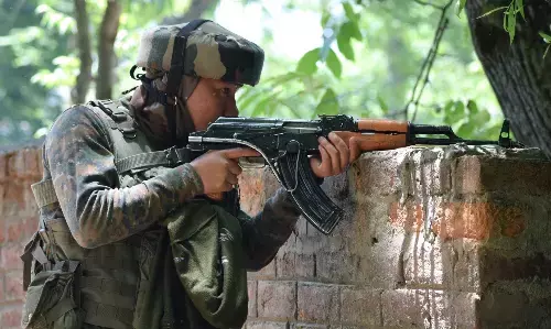 Pulwama Encounter: पुलवामा में सुरक्षा बलों और आतंकियों के बीच मुठभेड़, 1 आतंकी ढेर