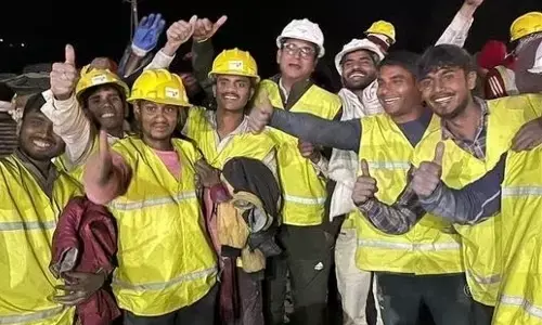 Uttarkashi Tunnel Accident: सिलक्यारा सुरंग बचाव अभियान में शामिल खनिकों से मिलेंगे दिल्ली के मुख्यमंत्री केजरीवाल