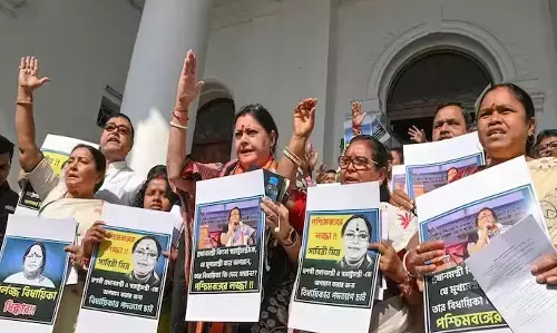 West Bengal News: पश्चिम बंगाल में बीजेपी के 11 विधायकों पर FIR दर्ज, राष्ट्रगान के अपमान का लगा आरोप