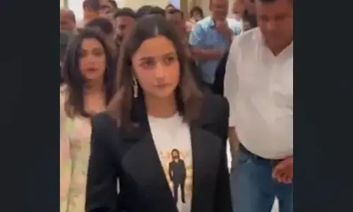 Alia Bhatt News: रणबीर की एनिमल थीम वाली टी-शर्ट पहनने पर निशाने पर आई आलिया, नेटिजन्स के कहा- दीपिका की नकल