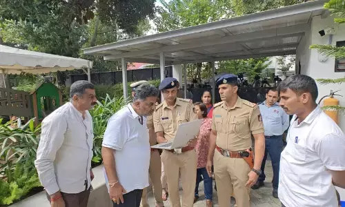 Bengaluru Bomb Threat: बंगलूरू के 44 स्कूलों को ईमेल के जरिए बम से उड़ाने की धमकी मिली