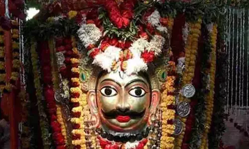 Kaal Bhairav Jayanti: कौन है काल भैरव, किस दिन होती है पूजा, जानिए इस का महत्व और चमत्कारी उपाय