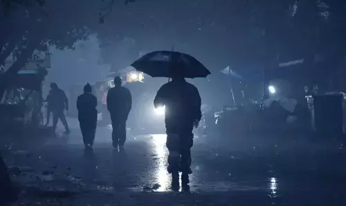 Aaj ka Mausam 04 December 2023: झमाझम बारिश ने दिल्ली-NCR में बढ़ाई ठंड, जानें कैसा रहेगा आज का मौसम