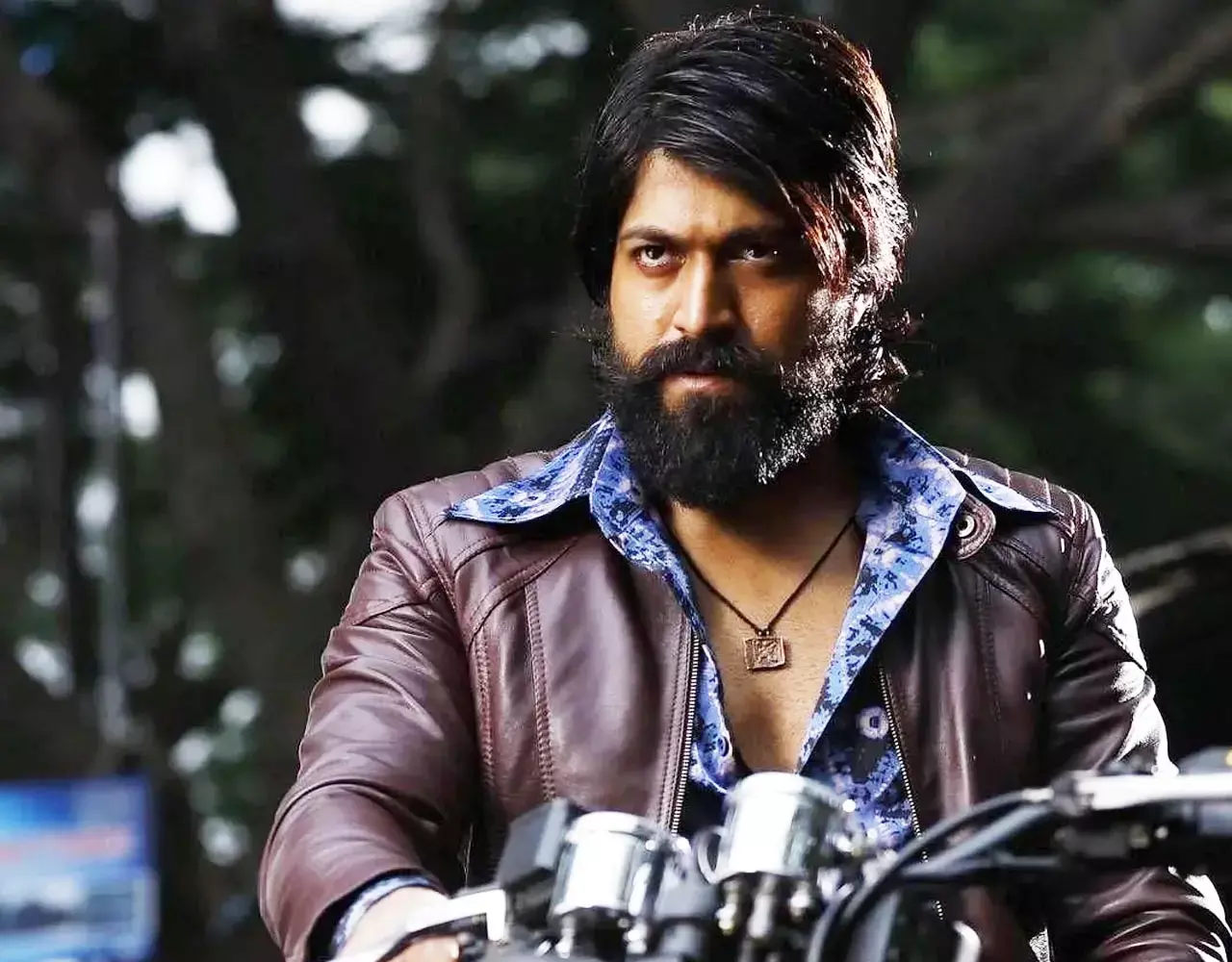 Actor Yash New Movie: फिर सिनेमाघरों में महफिल लूटने आ रहे केजीएफ के एक्टर यश, इस तारीख को अपनी अगली फिल्म का करेंगे एलान..