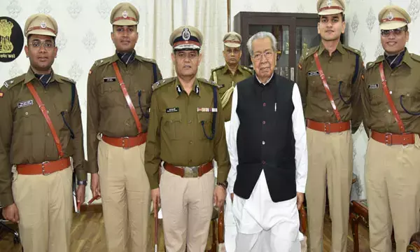 CG News: राज्यपाल से भारतीय पुलिस सेवा के परिवीक्षाधीन अफसरों ने की मुलाकात