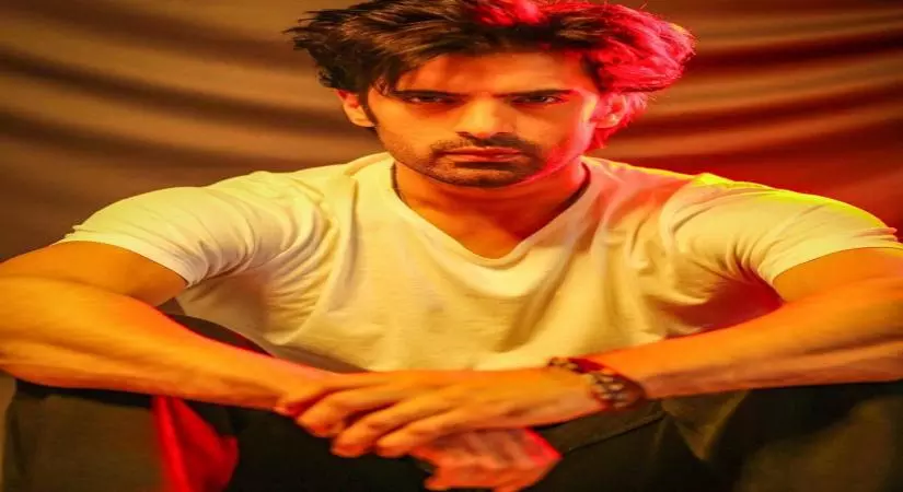 Mohit Malik Chamak: एक्टर मोहित मलिक ने चमक में अपने किरदार को बताया आउट-ऑफ-द-बॉक्स Mohit Malik Chamak: एक्टर मोहित मलिक ने चमक में अपने किरदार को बताया आउट-ऑफ-द-बॉक्स