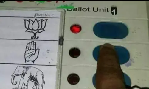 EVM Machine Vivad: क्या EVM एक संदिग्ध चुनावी व्यवस्था भर बनकर नहीं रह गई है?