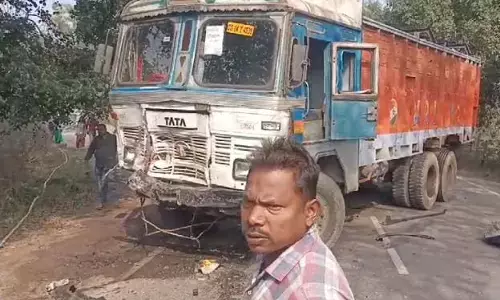 CG जांजगीर-चांपा ब्रेकिंग-दूल्हा-दुल्हन सहित पांच की मौत, बारात लेकर लौट रहा था दूल्हा, तेज रफ्तार ट्रक में मारी टक्कर... पिता पुत्र-बहू, फूफा-बुआ की गई जान....