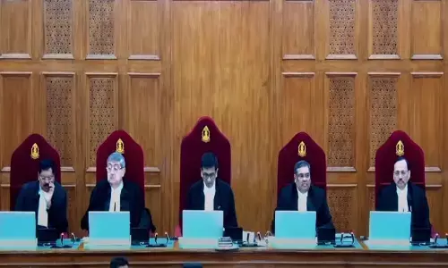 Article 370 Verdict: सुप्रीम कोर्ट ने केंद्र सरकार के फैसले पर लगाई मुहर, कहा - आर्टिकल 370 हटाना वैध