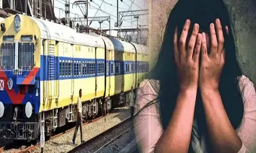 MP News-चलती ट्रेन में दुष्कर्म: बाथरूम में घुसकर युवती के साथ दुष्कर्म, पुलिस ने गेट तोड़कर आरोपी को किया गिरफ्तार