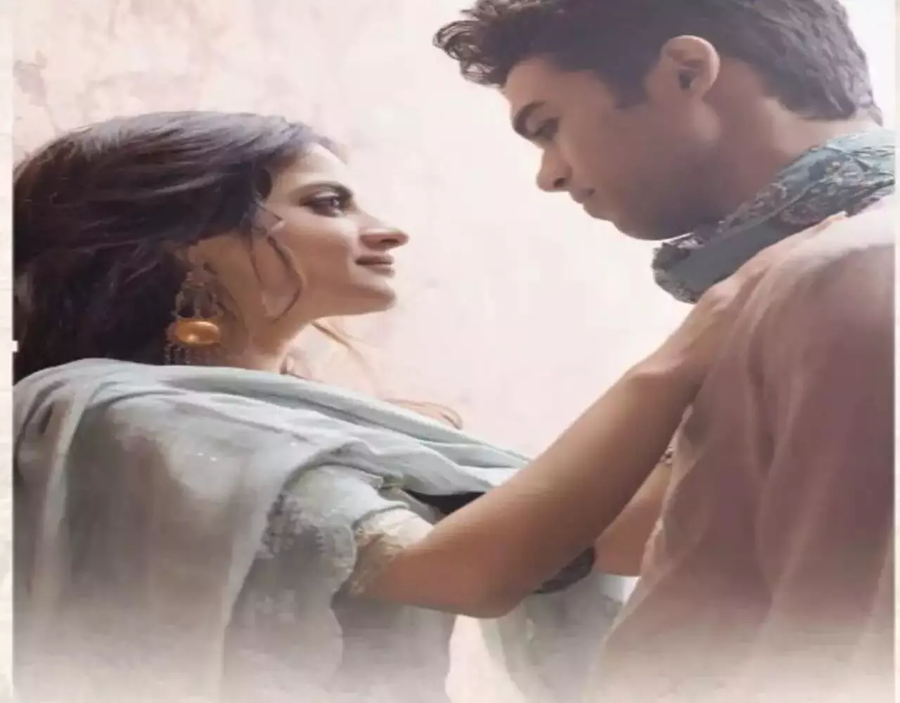 New Song Dastur: रोमांटिक नया गाना दस्तूर में जसलीन रॉयल के साथ आए बाबिल खान, सामने आया रिलीज डेट... New Song Dastur: रोमांटिक नया गाना दस्तूर में जसलीन रॉयल के साथ आए बाबिल खान, सामने आया रिलीज डेट...