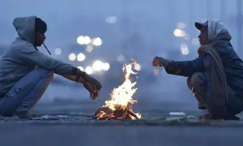 Aaj Ka Mausam 19 February 2024: दिल्ली में फिर होगी सर्दी की वापसी, जाने अपने शहर में मौसम का हाल