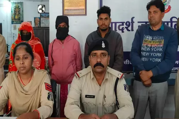 Janjgir Champa News: देह व्यापार का खुलासा, पुलिस पहुंची तो आपत्तिजनक हालत में एक महिला के साथ दो युवक मिले...
