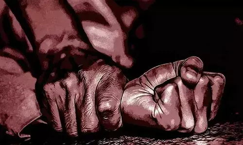 Meerut Crime News: IAS की तैयारी कर रही छात्रा से शादी का झांसा देकर रेप, फेसबुक पर हुई थी युवक से दोस्ती