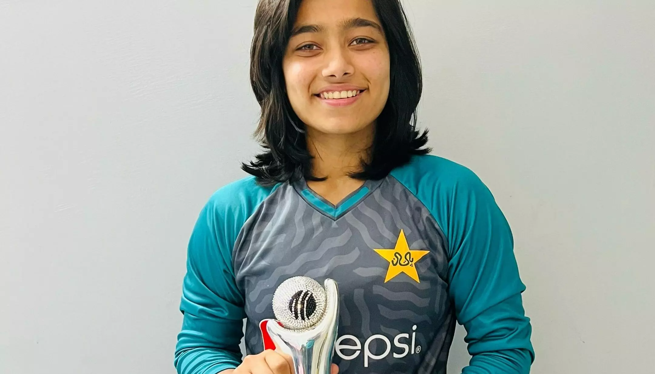 Fatima Sana News: न्यूजीलैंड के खिलाफ दूसरे वनडे मैच में पाकिस्तान की कप्तान बनीं फातिमा सना, निदा डार चोटिल Fatima Sana News: न्यूजीलैंड के खिलाफ दूसरे वनडे मैच में पाकिस्तान की कप्तान बनीं फातिमा सना, निदा डार चोटिल