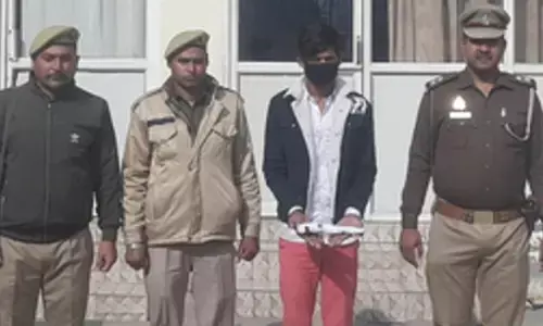 Greater Noida Crime News: गैंगस्टर एक्ट में वांछित 25,000 का इनामी अभियुक्त हथियार के साथ गिरफ्तार