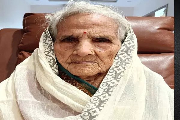 डॉ. आरपी मिश्रा की 100 वर्षीय मां का देहावसान, कल अंतिम संस्कार डॉ. आरपी मिश्रा की 100 वर्षीय मां का देहावसान, कल अंतिम संस्कार