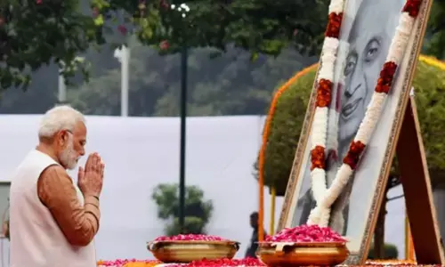 Sardar Patel Death Anniversary: सरदार वल्लभभाई पटेल की 73वीं पुण्यतिथि आज, प्रधानमंत्री नरेंद्र मोदी ने दी श्रद्धांजलि