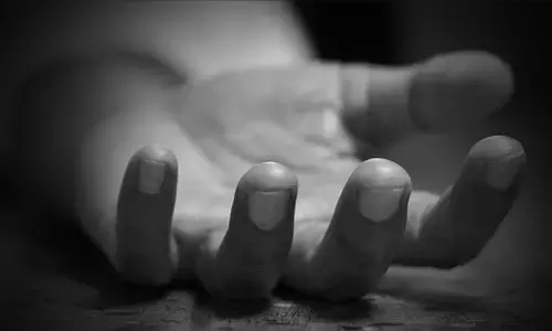 Mumbai Crime News: मुंबई के बोरीवली में लहसुन चुराने के आरोप में कर्मचारी की पीट-पीटकर की हत्या, जानिए पूरा विवाद