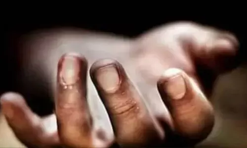 Noida Cime News: नोएडा में कंपनी के अंदर फंदे से लटका मिला युवती का शव, वेबसाइट बनाने का करती थी काम