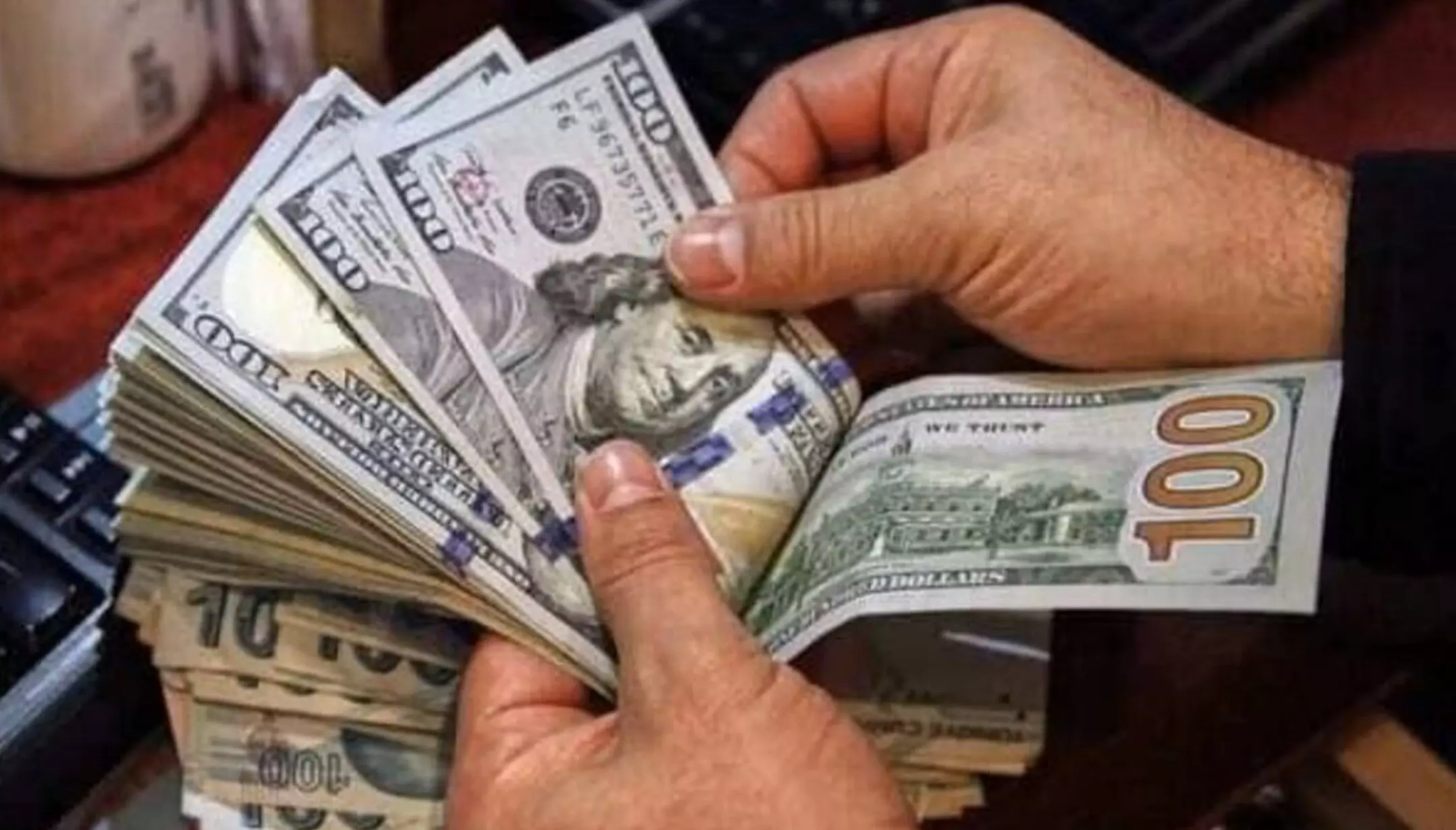 Forex Reserve: विदेशी मुद्रा भंडार में 6 अरब डॉलर, बढ़कर 606.86 अरब डॉलर पर पंहुचा Forex Reserve: विदेशी मुद्रा भंडार में 6 अरब डॉलर, बढ़कर 606.86 अरब डॉलर पर पंहुचा